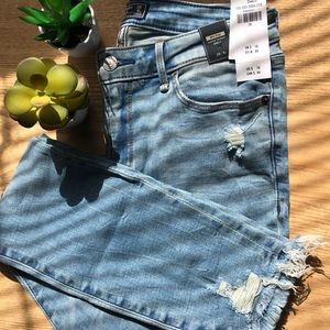 NWT Abercrombie & Fitch Mid Rise Ankle Jeans